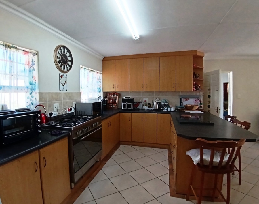 3 Bedroom Property for Sale in Fraaiuitsig Western Cape